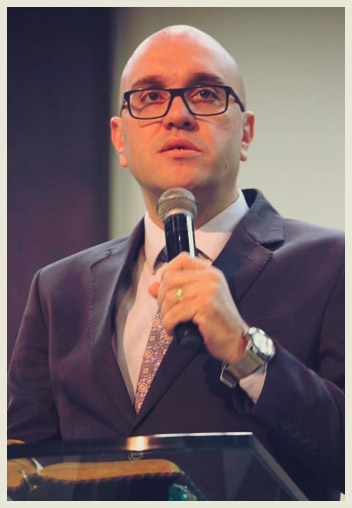Pastor Eduardo Souza Pregando e Ensinando Pastor Eduardo Souza Pregando e Ensinando
